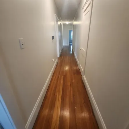 Ultra-Convenient, Charming And Spacious 2 Bedroom Condo With Wifi, Parking Pass